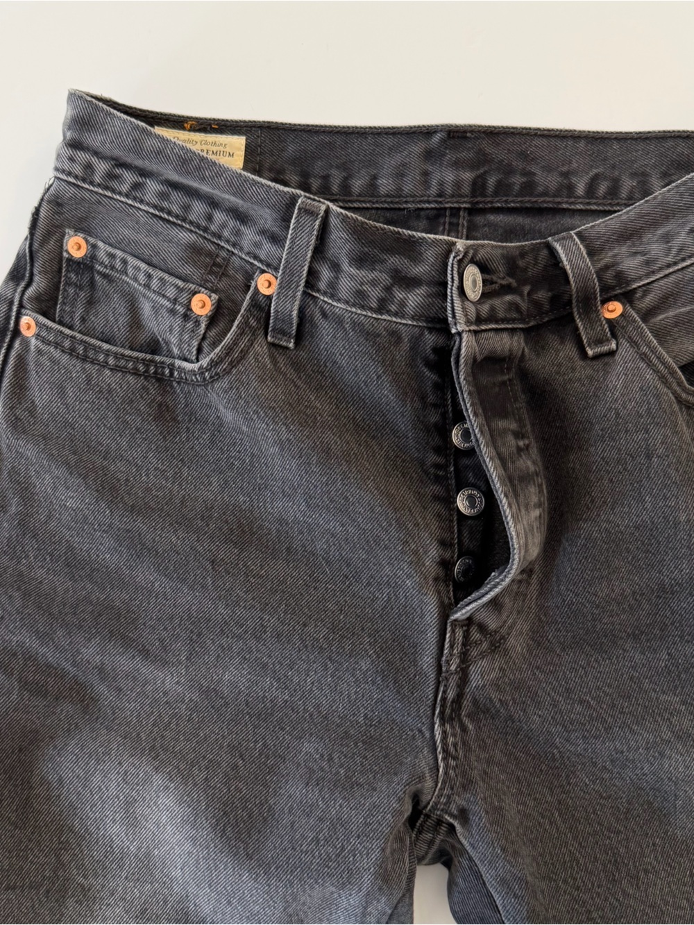Levi’s Premium 501 Original Fit Women 29 Take A Hint Black Button Fly 27” Inseam - Picture 6 of 12